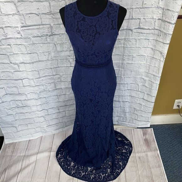 Lulus trumpet floor length gown fully lined with lace overlay sz S - Picture 1 of 15